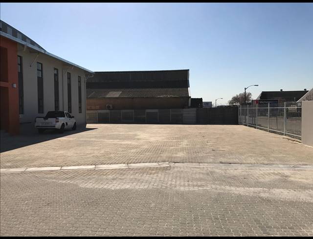 2,000M² FACTORY TO LET IN PAROW CENTRAL